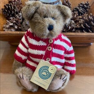 Boyd’s Waldo Bearsworth 11 inch plush bear. Tag is perfect.